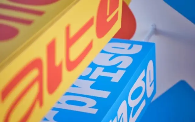 Dina Chaumont Display specimen from b•v-h type
